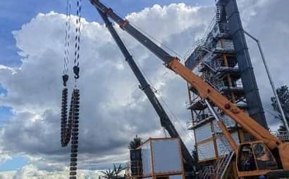 What regulations should be followed during the construction of asphalt mixing plants?